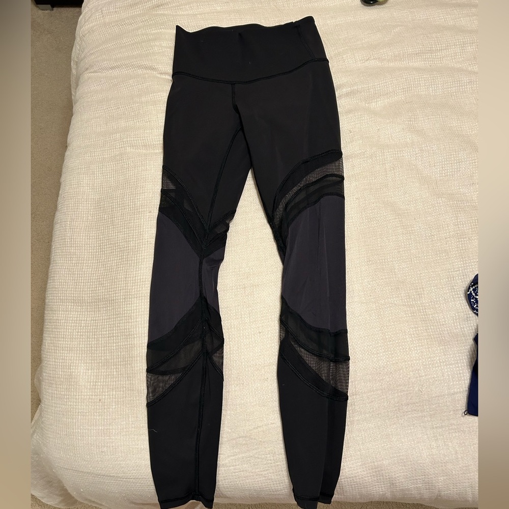 Black cutout active leggings
